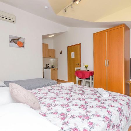 Apartments Rajka Vodice Exterior photo