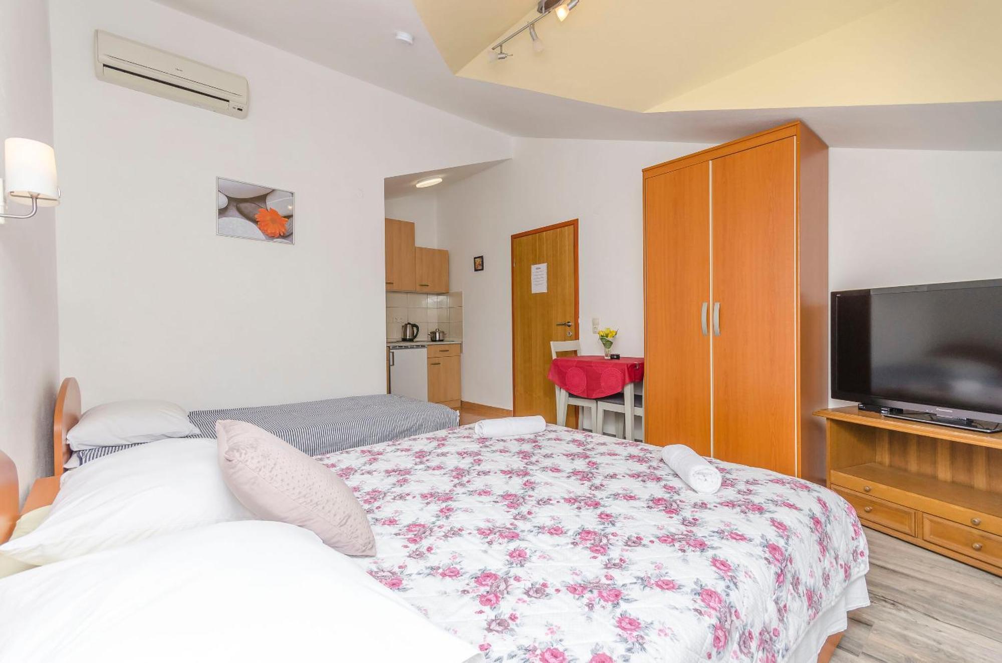 Apartments Rajka Vodice Exterior photo