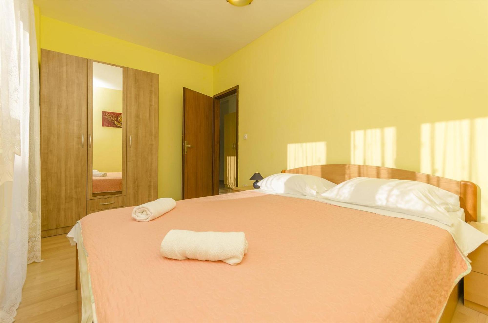 Apartments Rajka Vodice Exterior photo